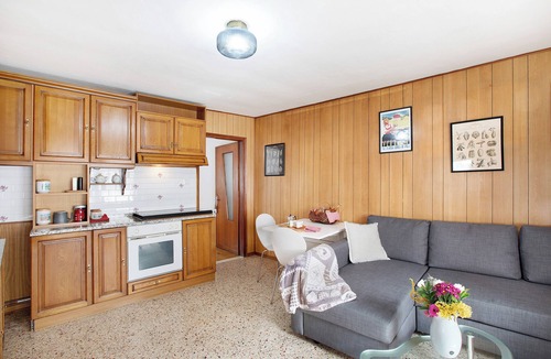 Charvensod Apartment | Holiday Apartment 'Da Lule' with Mountain View, Balcony and Wi-Fi
