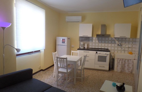Lesa House | Holiday apartment Lesa for 1 - 4 persons with 1 bedroom - Holiday house