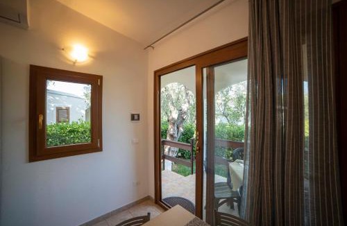 Mattinata House | Holiday Apartment orchidea with swimming pool and private beach