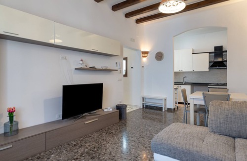 Grottaglie Apartment | Holiday Apartment "Rosa Dei Venti Grottaglie" with 3 Balconies & Wi-Fi