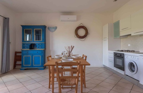 Baja Sardinia Apartment | Holiday apartment with outdoor pool and air conditioning