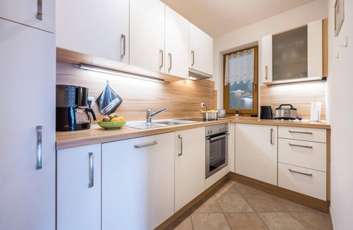 Albions Apartment | Holiday Apartment with Mountain View, Panoramic Terrace & Balcony