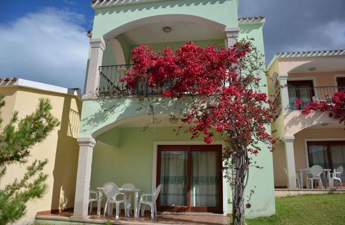 Badesi Apartment | Holiday apartment with air conditioning and community pool