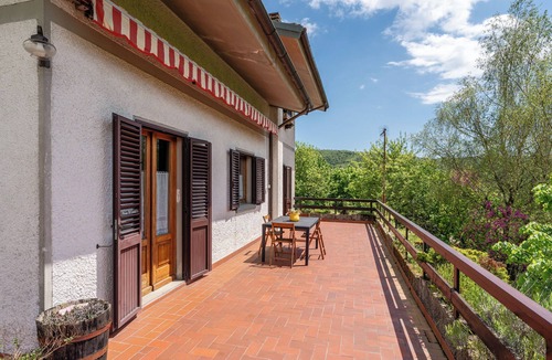 Campo Tizzoro House | Holiday Home 'Lolli' with Private Terrace, Private Garden and Wi-Fi