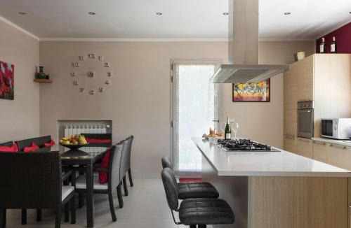 Puliciano House | Holiday Home 'A casa di Elena' with private pool by Interhome