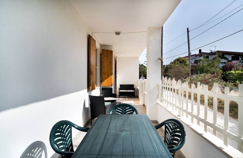 Monte Longu House | Holiday Home 'Casa Con Veranda' with Private Terrace