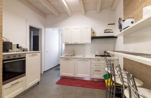 Ragusa House | Holiday Home 'Chibao House' with Private Pool, Mountain View, Garden & Wi-Fi