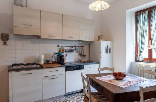 San Romano in Garfagnana House | Holiday Home "Dolce Far Niente" with Mountain View, Garden & Wi-Fi