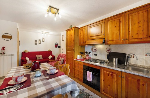Saint-Vincent House | Holiday Home 'Gioiello Col De Joux' with Mountain View, Private Garden and Wi-Fi