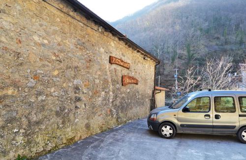 Fornovolasco House | Holiday home in Fornovolasco in a quiet location