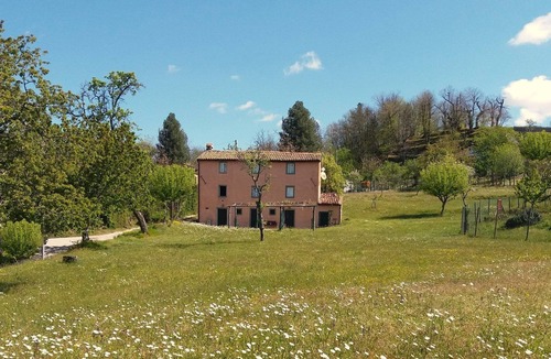 Pieve Fosciana Villa | Holiday Home in Garfagnana private gated pool, WIFI, stunning mountain views