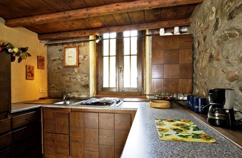 Rancio Valcuvia Apartment | Holiday home in a former mill from the 18th century. With 10 000 m² plot and pool
