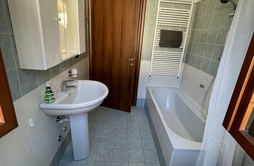 Cuasso Al Monte House | Holiday Home 'Giardino Cicogna' with Mountain View, Private Terrace and Wi-Fi