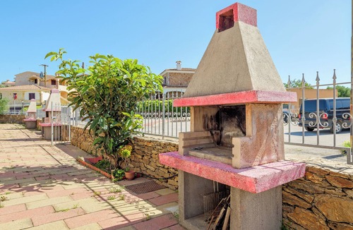 Limpiddu House | Holiday Home 'Limpiddu 1' with Mountain View, Shared Garden and Balcony