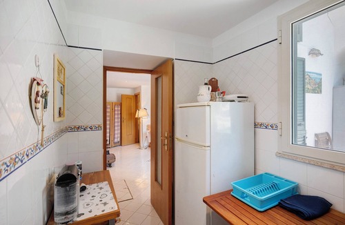 Maiori House | Holiday Home 'Mare E Limoni' with Sea View, Wi-Fi and Air Conditioning