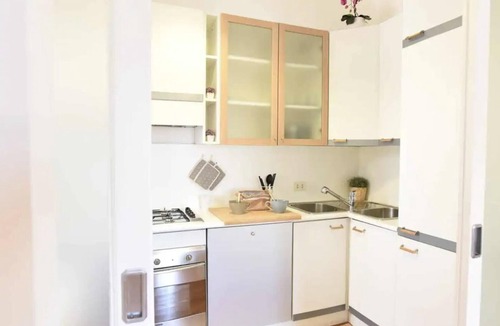 Flaminio House | Holiday Home 'Romantic Apartment Metro Flaminio' with Wi-Fi and Air Conditioning