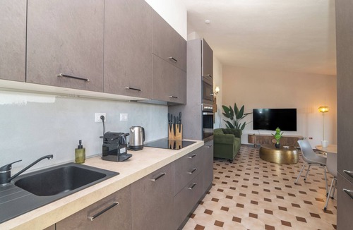 San Teodoro House | Holiday Home 'Rosmar' with Private Terrace, Shared Garden and Air Conditioning