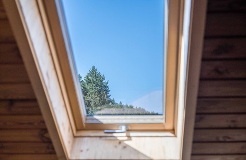 Casola House | Holiday Home 'Urthalerhof Historic' with Mountain View, Shared Garden and Wi-Fi