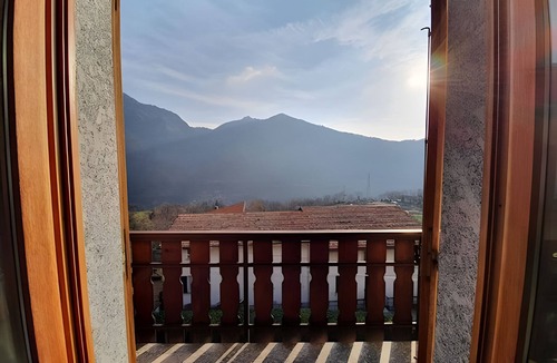 Vendrogno House | Holiday Home 'Vendrogno' with Mountain View, Private Garden and Wi-Fi
