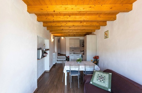 Vesio House | Holiday home with balcony and garden