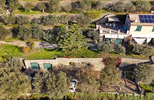 Pieve Ligure House | Holiday house 'Casa Paradise' with sea view and garden