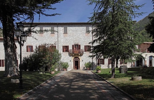 Nerbisci House | Holiday house Gubbio for 1 - 20 persons with 10 bedrooms - Holiday home