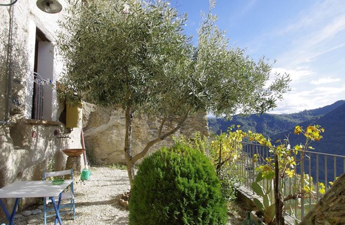 Belmonte Calabro House | Holiday House in the charming Old Town of Belmonte Calabro with sea view
