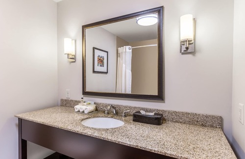 Albert Lea Hotel | Holiday Inn Express Hotel & Suites Albert Lea - I-35 by IHG