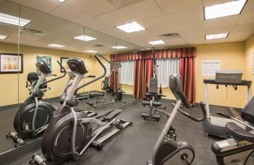 Wauseon Hotel | Holiday Inn Express Hotel & Suites Wauseon by IHG