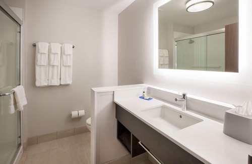 Murray Hotel | Holiday Inn Express Hotel & Suites Murray by IHG