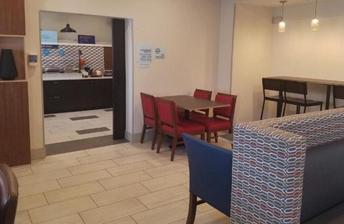 Wendel Hotel | Holiday Inn Express Irwin PA TPK Exit 67 by IHG