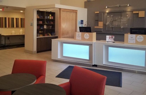 Wendel Hotel | Holiday Inn Express Irwin PA TPK Exit 67 by IHG
