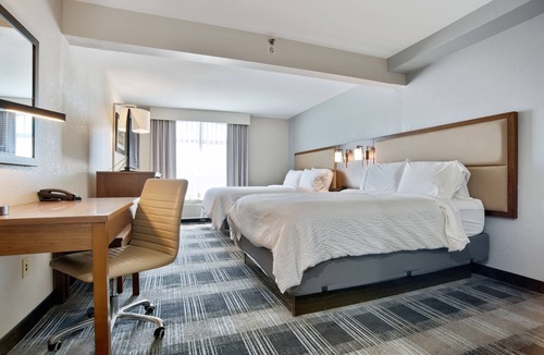 College Park Hotel | Holiday Inn Express Mobile I-65 by IHG