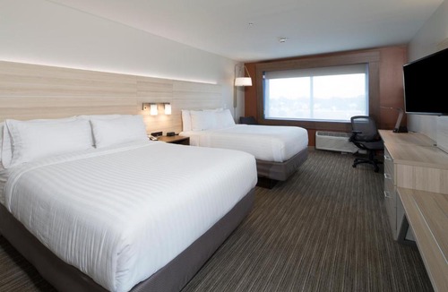 Auburn Hotel | Holiday Inn Express & Suites - Auburn by IHG