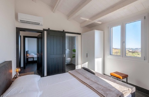 SantʼAngelo in Pontano House | Holiday house Sant'Angelo in Pontano for 1 - 8 persons with 4 bedrooms - Holiday home