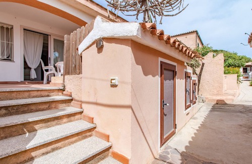 Capo Testa Apartment | Holiday Apartment 'Giorgio' near Beach with Sea View, Private Terrace & Wi-Fi
