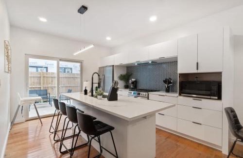Central Northside House | Holiday Special 2 Houses Duplex Rental with 6 bdrms