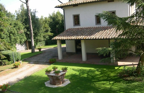 Gambassi Terme Villa | Holiday Villa for 20 People with pool in Tuscany