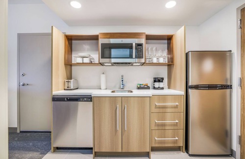 Madison Hotel | Home2 Suites By Hilton Madison East