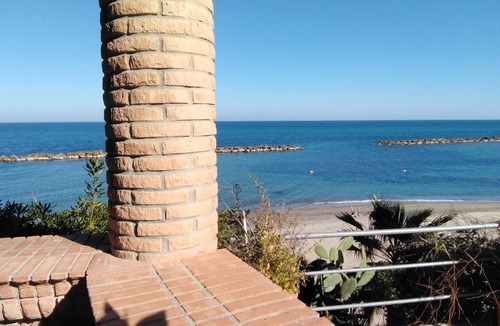 Torre Melissa Apartment | Homerez - 10 m away from the beach! Appartement for 6 ppl. at Torre Melissa