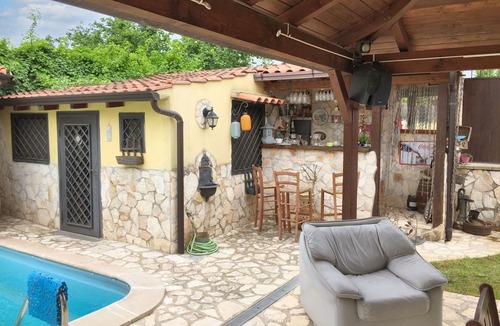Giugliano in Campania Apartment | Homerez - Apt Giugliano with pool