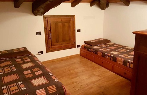 Monte San Pietro Apartment | Homerez - Apartement for 4 ppl. with shared pool and spa at Monte San Pietro