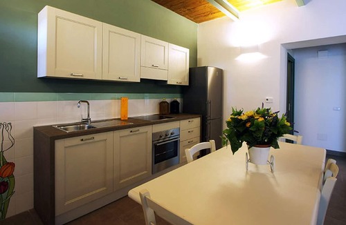 Montecastrilli Apartment | Homerez - Appartement for 4 ppl. with shared pool and garden at Montecastrilli
