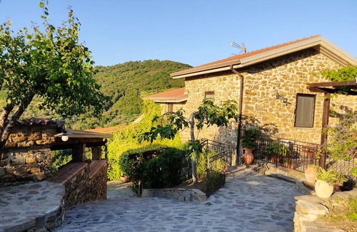 Ogliastro Cilento Apartment | Homerez - Nice studio 10 km away from the beach for 3 ppl. at Ogliastro Cilento
