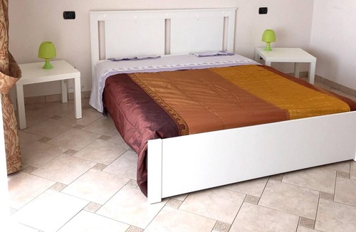 Cosenza Apartment | Homerez - Spacious appartement for 6 ppl. with balcony at Cosenza