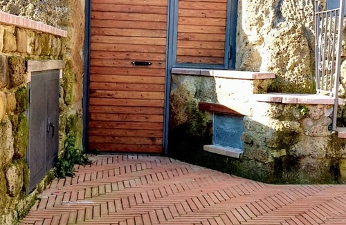 Piansano Apartment | Homerez - Studio in Piansano, city centre