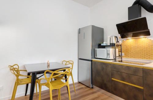 Laives Apartment | Honey Home With Parking