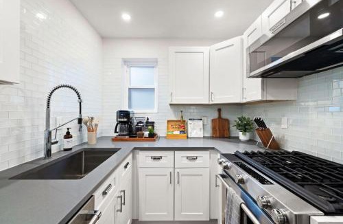 Central Northside Apartment | HostWise Stays - The Palo - Stylish War Streets Retreat, Highly Walkable