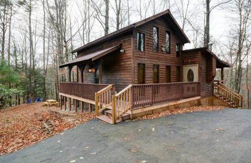 Campton House | Hot Tub Arcade WiFi Whispering Winds - RRG