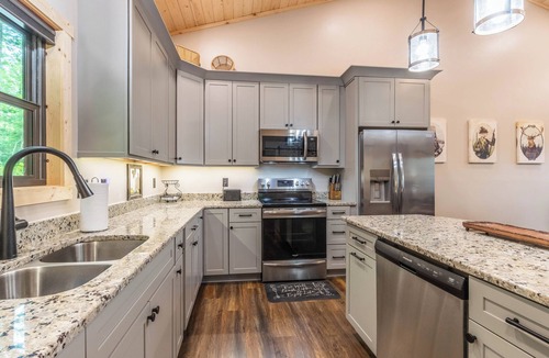 Whittier Cabin | Hot Tub - Electric Fireplace - Open Covered Porch